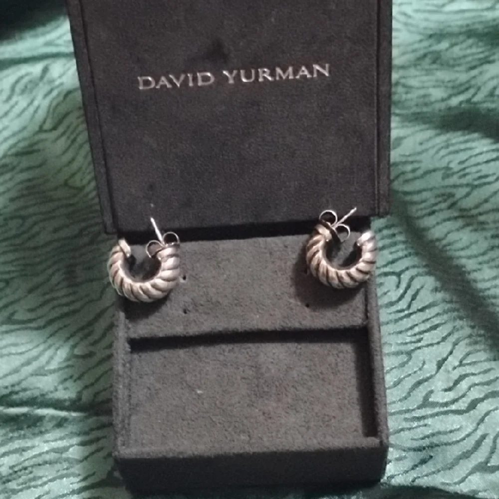 David Yurman Silver Twisted Earrings Shrimp Huggie Style With Box
